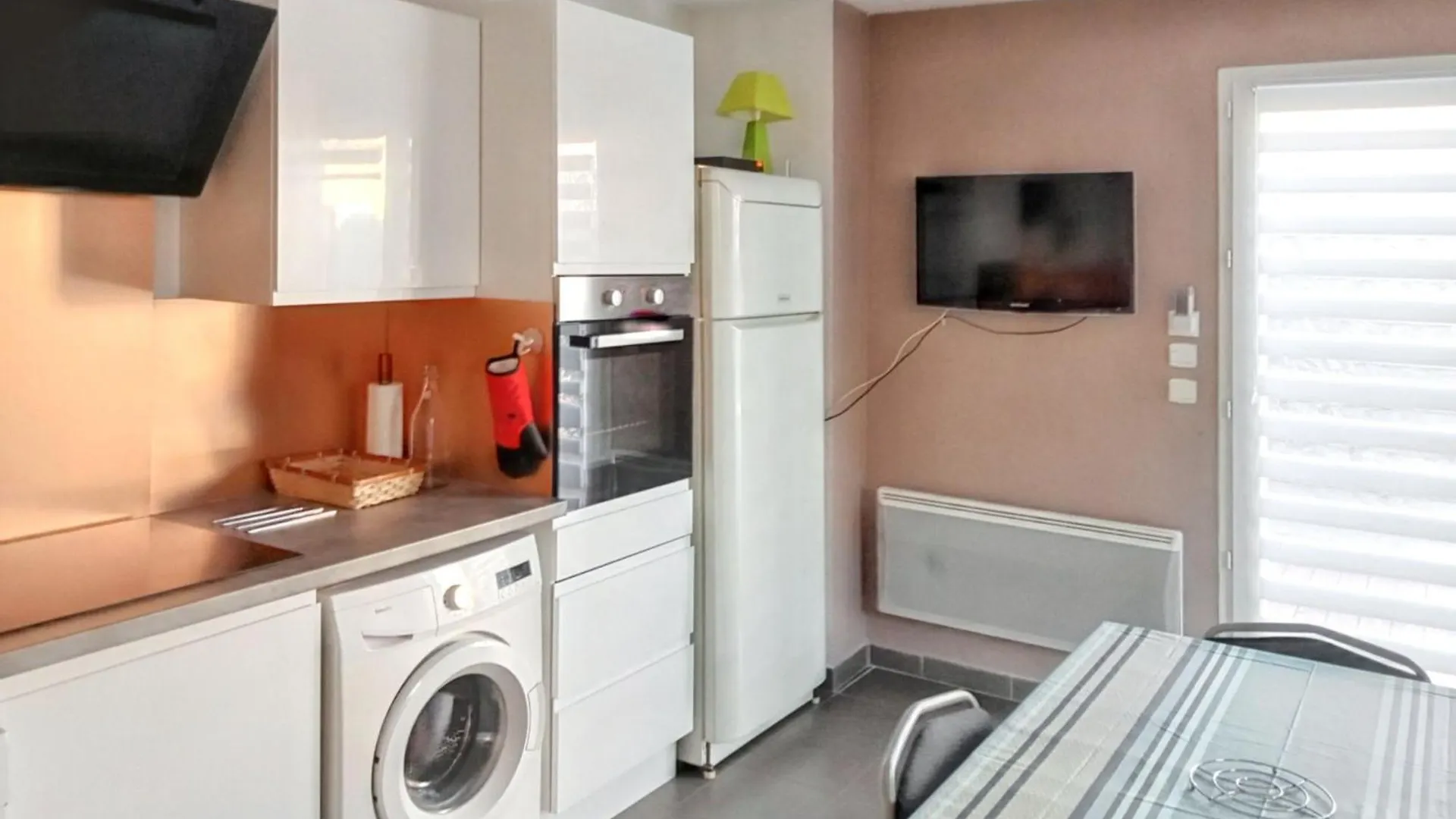 Maison Charmante A Aubignan Avec Piscine Partagee Holiday home